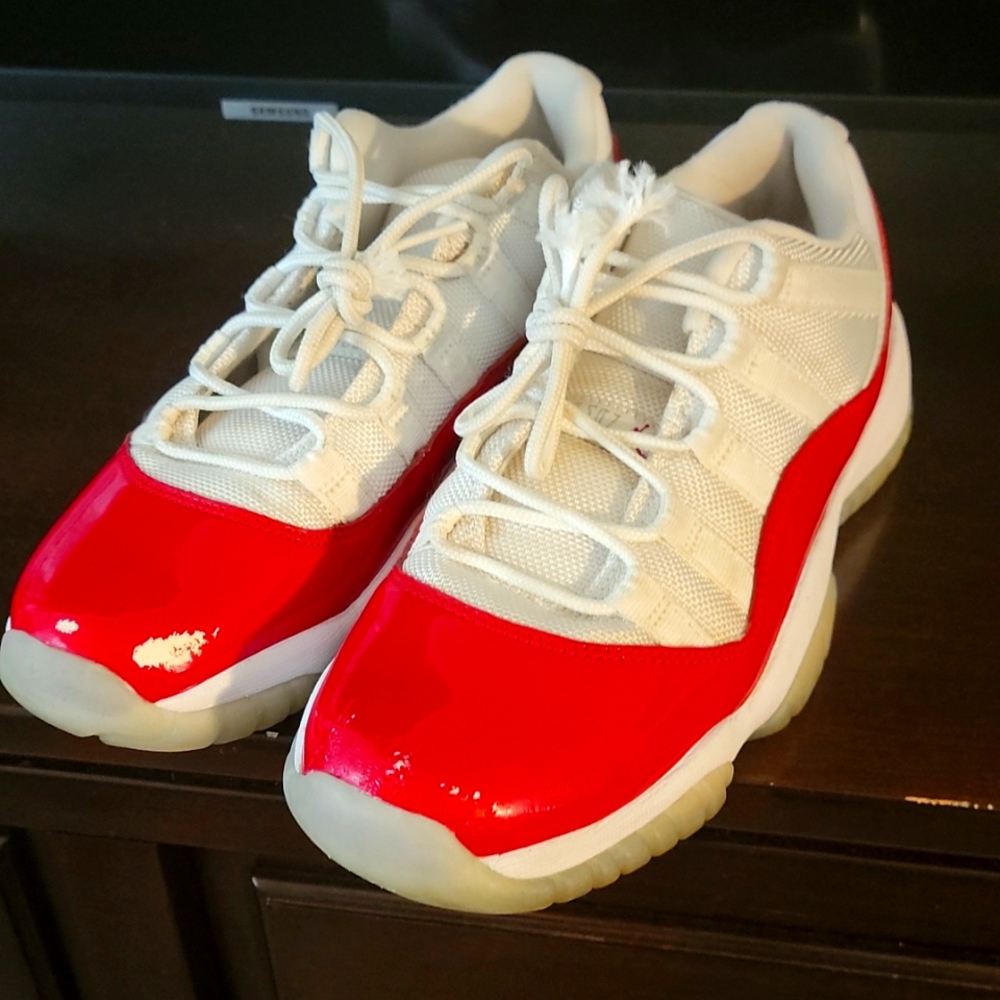 Jordan 11 low cherry 🍒  (2016)
